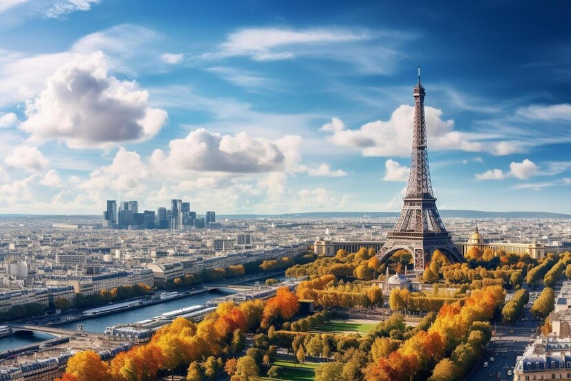 Vue panoramique urbaine avec la Tour Eiffel en premier plan et la Seine serpentant à travers la ville en arrière-plan.